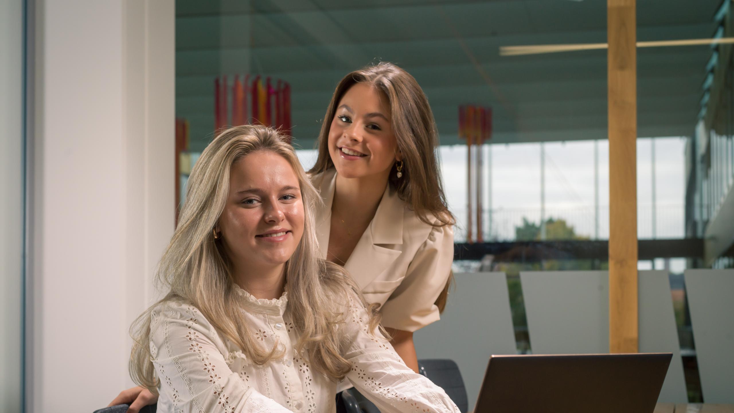 Financiële beroepen, handel, ICT, management support_dulon_college